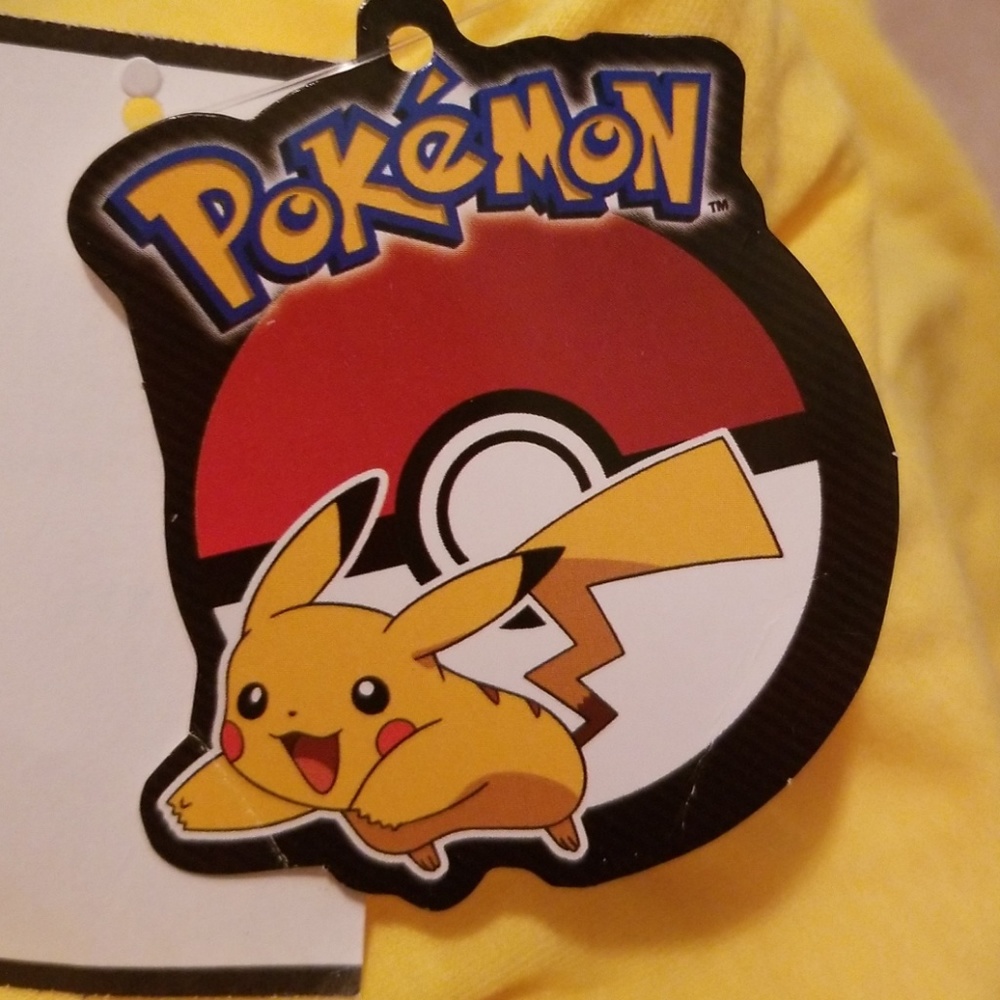 NWT POKEMON POKEBALL T SHIRT!! - Picture 2 of 6